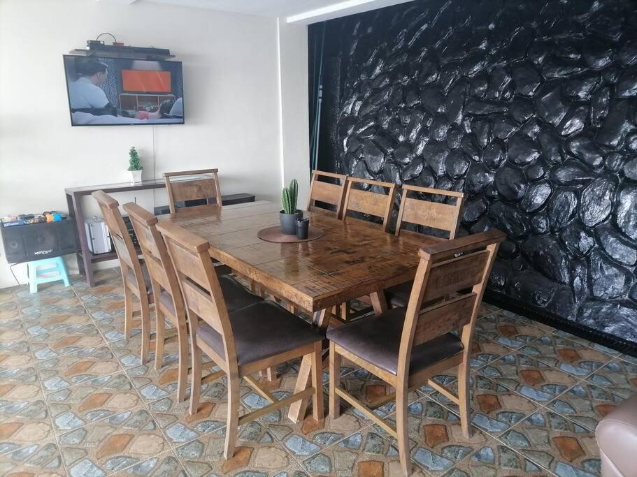 Avana Hills Tagaytay Villa Tagaytay City Esterno foto