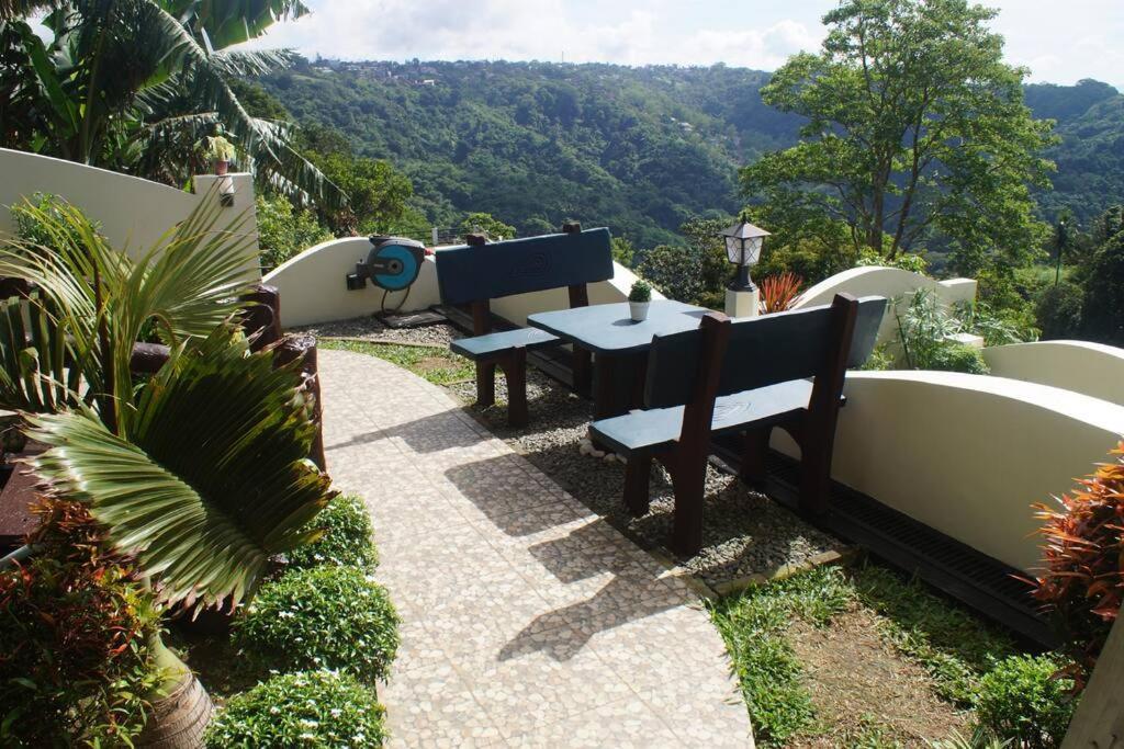 Avana Hills Tagaytay Villa Tagaytay City Esterno foto
