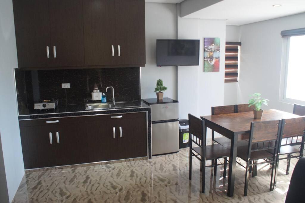 Avana Hills Tagaytay Villa Tagaytay City Esterno foto